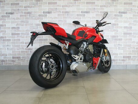 2021 Ducati Streetfighter V4, красный, 1785000 рублей, вид 4