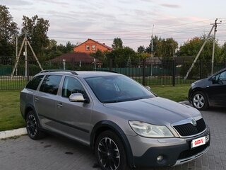 2011 Skoda Octavia Scout II (A5) Рестайлинг, серый, 1200000 рублей, вид 3