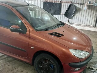 2003 Peugeot 206, красный, 180000 рублей, вид 2