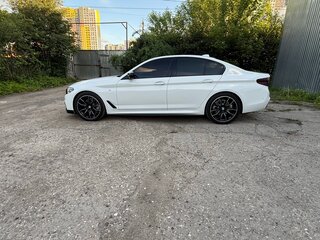 2020 BMW 5 серии 520d xDrive VII (G30/G31/G38), белый, 4470000 рублей, вид 4