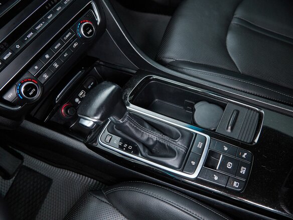 2019 Kia Optima IV Рестайлинг, серебристый, 2047000 рублей - вид 21