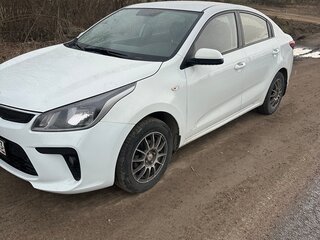 2017 Kia Rio IV, белый, 680000 рублей, вид 3