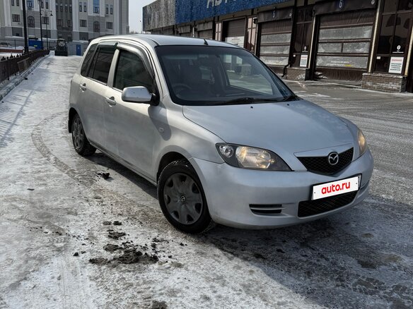 2004 Mazda Demio II (DY), серебристый, 365000 рублей - вид 2