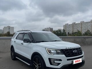 2016 Ford Explorer V Рестайлинг, белый, 2400000 рублей, вид 2