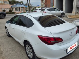 2014 Opel Astra J Рестайлинг, белый, 1000000 рублей, вид 4