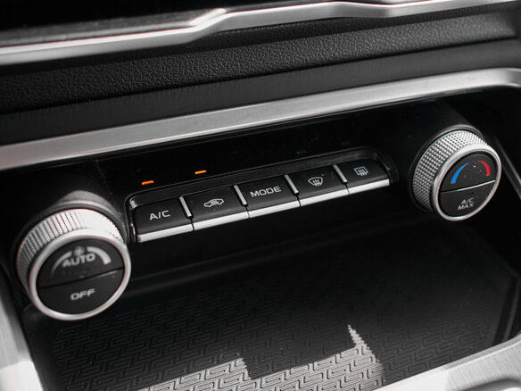 2021 Geely Coolray I, чёрный - вид 17