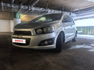 2013 Chevrolet Aveo II, серебристый, 500000 рублей, вид 4