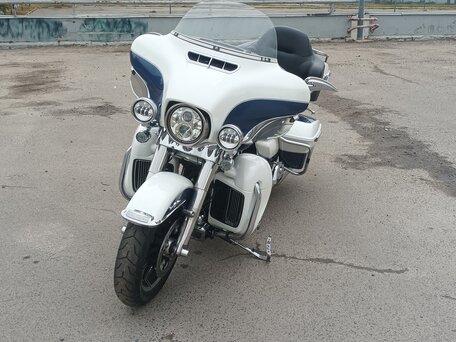 2014 Harley-Davidson Ultra Limited, белый, 1599000 рублей, вид 4