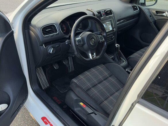 2010 Volkswagen Golf GTI VI, белый - вид 14