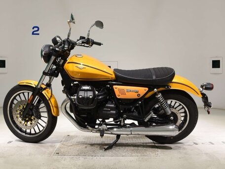 2017 Moto Guzzi V 9, жёлтый, 471000 рублей, вид 1