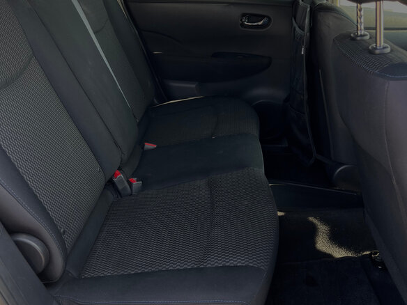 2014 Nissan Leaf (EM57) I (ZE0/AZE0), серый, 725000 рублей - вид 22