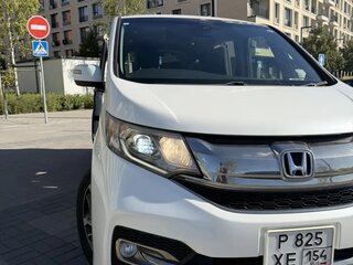 2016 Honda Stepwgn Spada V, белый, 1780000 рублей, вид 4