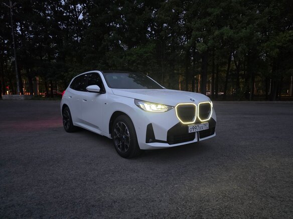 2025 BMW X3 20i xDrive IV (G45/G48), белый - вид 2