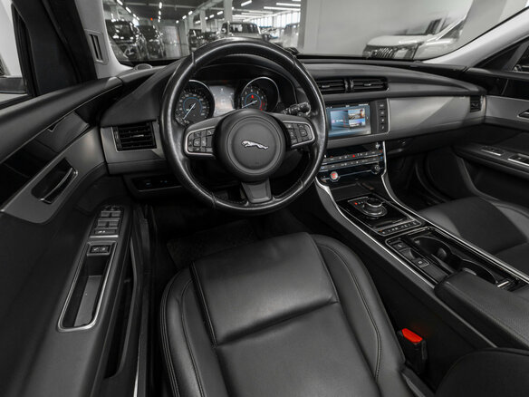 2016 Jaguar XF II, чёрный - вид 6