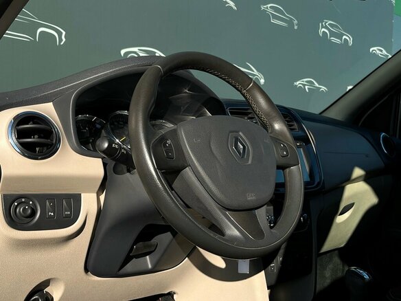 2015 Renault Logan II, белый, 776700 рублей - вид 4