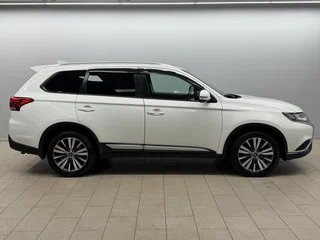 2019 Mitsubishi Outlander III Рестайлинг 3, белый, 2050000 рублей, вид 5