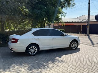 2018 Skoda Octavia III (A7) Рестайлинг, белый, 2120000 рублей, вид 5