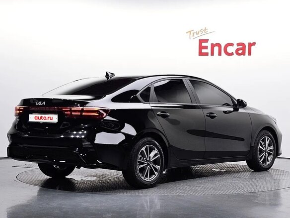 2023 Kia K3 II Рестайлинг, чёрный, 1670000 рублей - вид 1