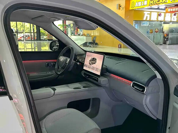 2026 Leapmotor A10 53 kWh, серый, 1890000 рублей - вид 13
