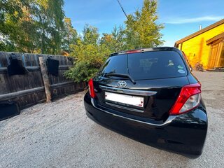 2012 Toyota Vitz III (XP130), чёрный, 700000 рублей, вид 4