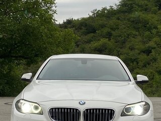 2015 BMW 5 серии 520i VI (F10/F11/F07) Рестайлинг, белый, 1600000 рублей, вид 4