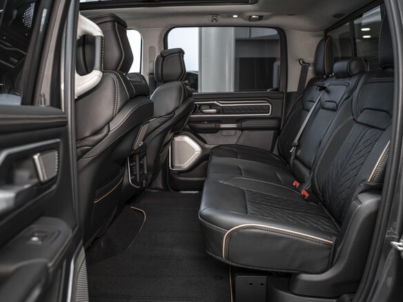 2026 Ram 1500 Crew Cab V Рестайлинг, серый, 11469084 рублей - вид 19