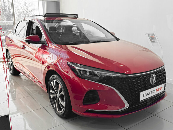 2024 Changan Eado Plus I, красный, 2589900 рублей - вид 4
