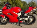 2002 Honda VFR 800, красный - вид 2