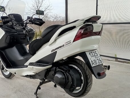 2004 Suzuki Burgman (SkyWave) 400, белый, 230000 рублей, вид 5