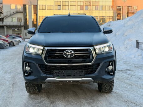 2018 Toyota Hilux VIII, чёрный, 3600000 рублей, вид 2