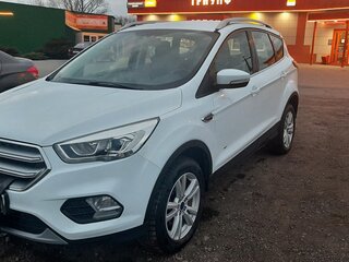 2018 Ford Kuga II Рестайлинг, белый, 1820000 рублей, вид 1
