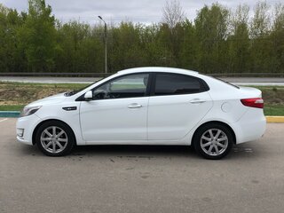 2014 Kia Rio III, белый, 475000 рублей, вид 4