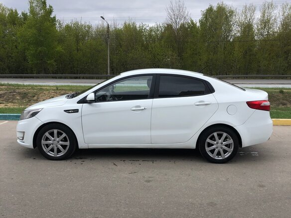 2014 Kia Rio III, белый, 475000 рублей - вид 3