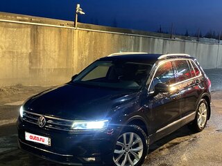 2017 Volkswagen Tiguan II, чёрный, 2100000 рублей, вид 2