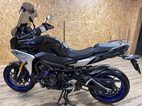 2018 Yamaha MT-09 Tracer (FJ-09), чёрный, 1100000 рублей, вид 4