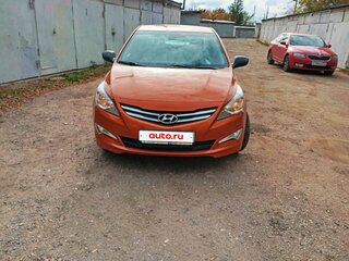 2015 Hyundai Solaris I Рестайлинг, оранжевый, 880000 рублей, вид 2