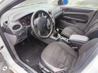 2009 Ford Focus II Рестайлинг, белый, 320000 рублей, вид 4