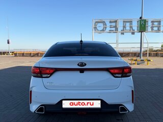 2021 Kia Rio IV Рестайлинг, белый, 1690000 рублей, вид 5