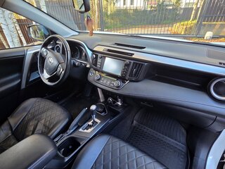 2018 Toyota RAV4 IV (XA40) Рестайлинг, белый, 2350000 рублей, вид 4