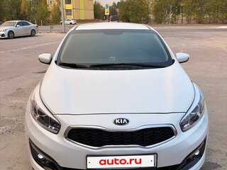 2017 Kia Ceed II Рестайлинг, белый, 1340000 рублей, вид 3