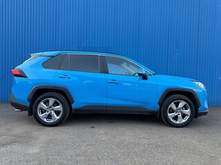 2020 Toyota RAV4 V (XA50), синий, 2950000 рублей, вид 4