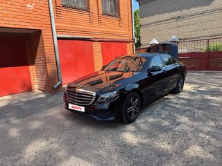 2016 Mercedes-Benz E-Класс 200 V (W213, S213, C238), чёрный, 2350000 рублей, вид 1