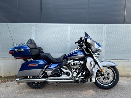 2017 Harley-Davidson Electra Glide, синий, 1250000 рублей, вид 4