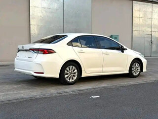 2024 Toyota Corolla XII (E210) Рестайлинг, белый, 1220000 рублей, вид 4