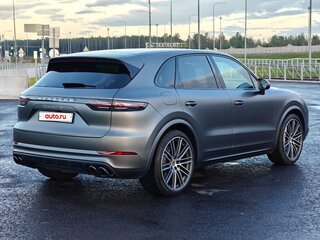 2019 Porsche Cayenne Turbo III, серый, 9100000 рублей, вид 4