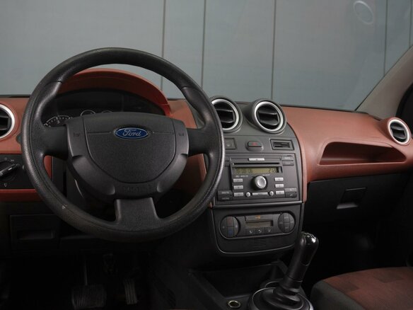 2006 Ford Fiesta Mk5, красный - вид 6