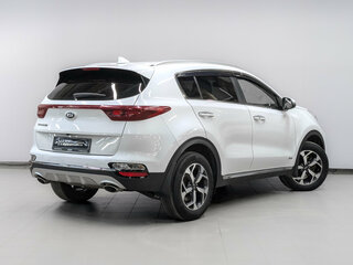 2020 Kia Sportage IV Рестайлинг, белый, 2185000 рублей, вид 5