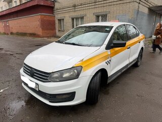 2018 Volkswagen Polo V Рестайлинг, белый, 449999 рублей, вид 1