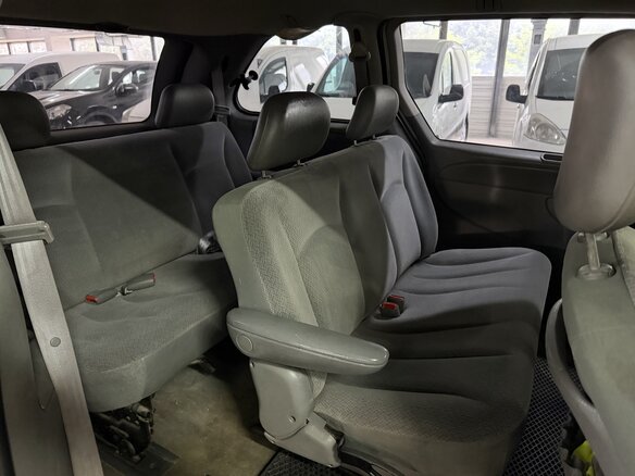 2005 Dodge Caravan 4-speed IV, белый - вид 9