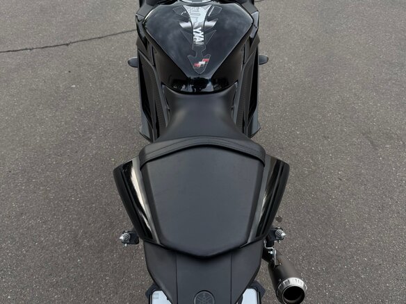 2022 Yamaha YZF-R3, чёрный, 600000 рублей - вид 6